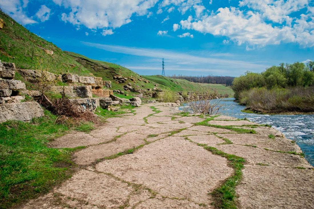 Кураповские скалы